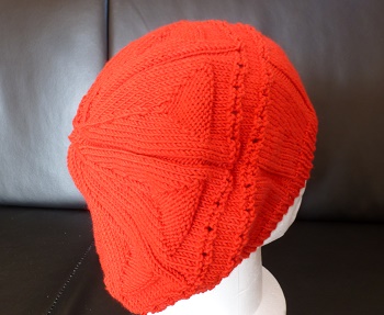 CREATION BONNET FEMME ROUGE STYLE BERET TRICOTE MAIN