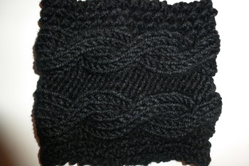 SNOOD FEMME NOIR TRICOTE MAIN IDEE CADEAU