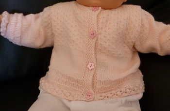 CREATION VESTE ROSE POUR FILLE BEBE TRICOTEE MAIN